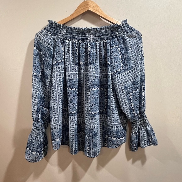 NEW WITH TAGS Ariella Off-Shoulder Peasant Top - Picture 1 of 5